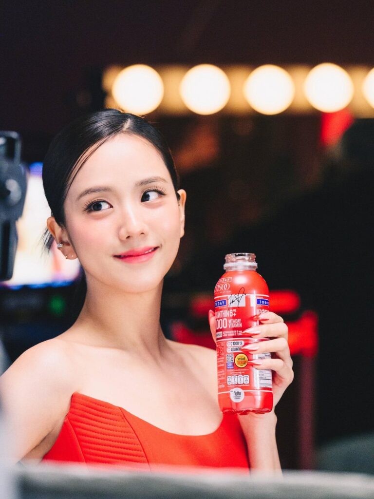 260411 Jisoo x Vitaday