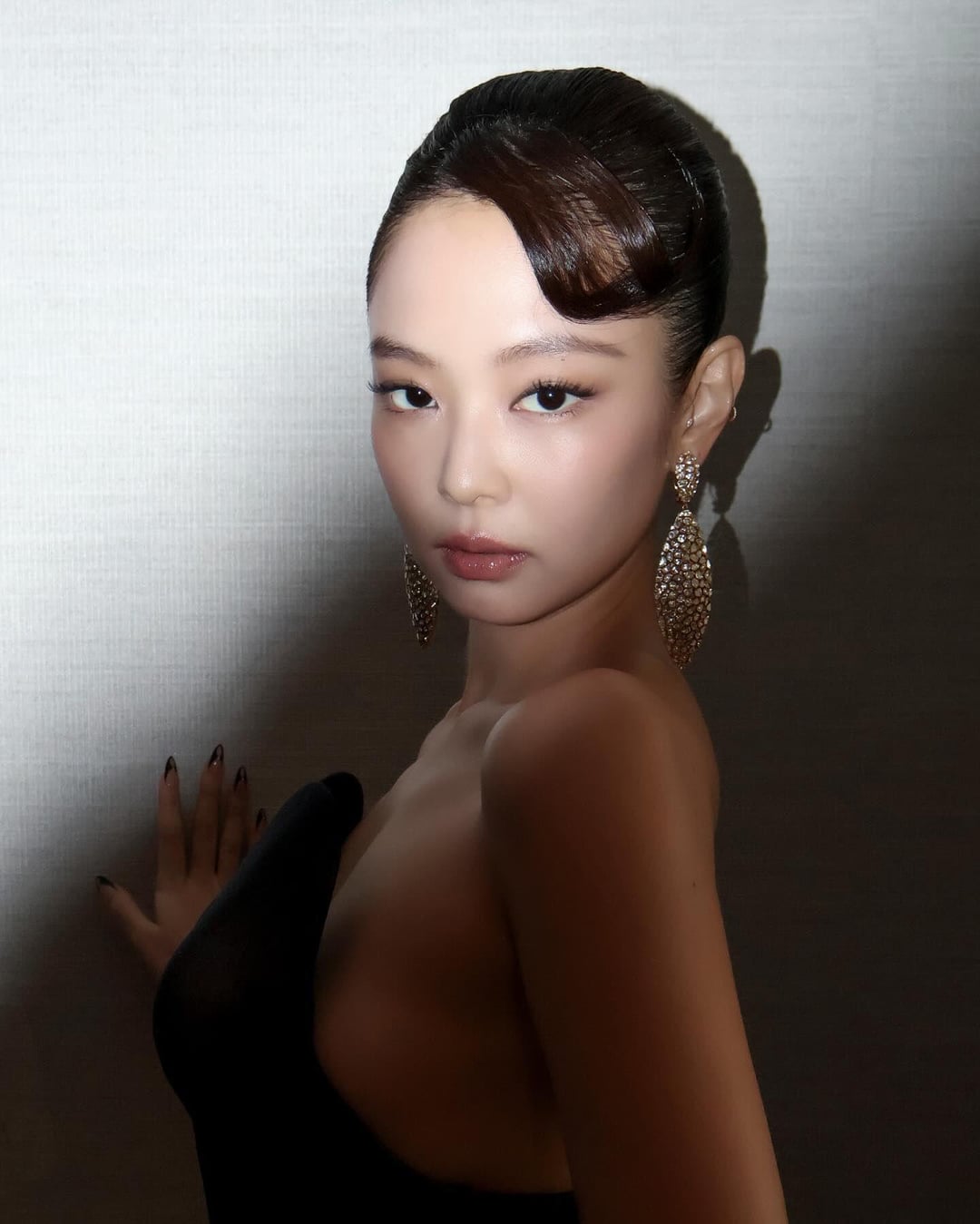 260425 Jennie IG update