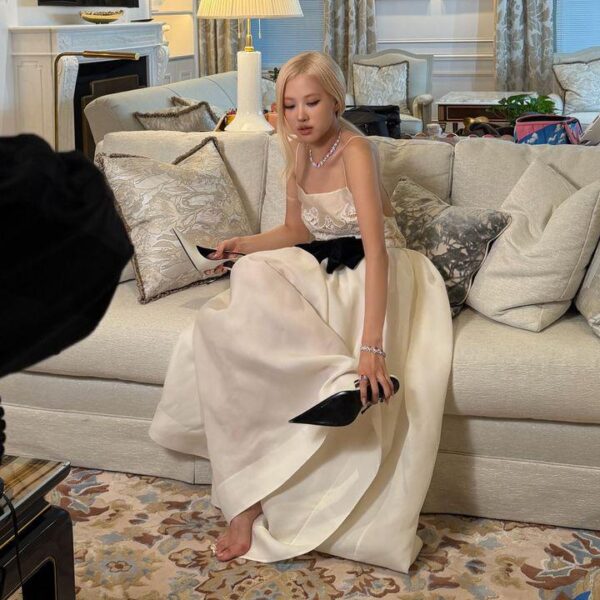 260418 Rosé Had Fun Dripping in Diamonds for the Tiffany & Co. Blue Book Gala | Vogue