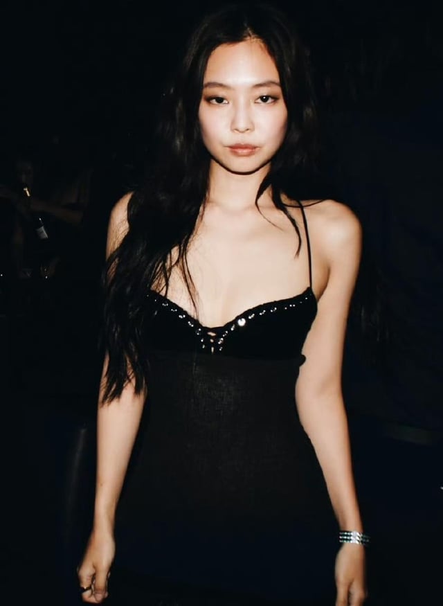 260503 JENNIE