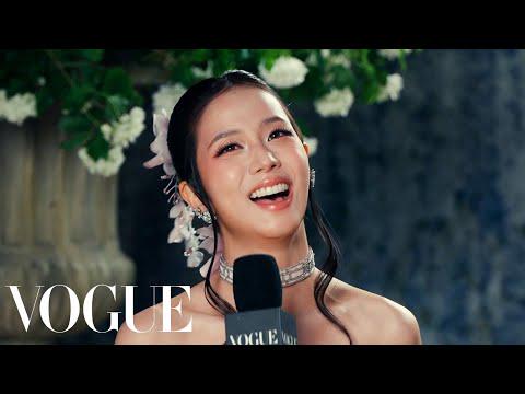 260506 JISOO Is Excited to See BLACKPINK Members at Her First Met Gala