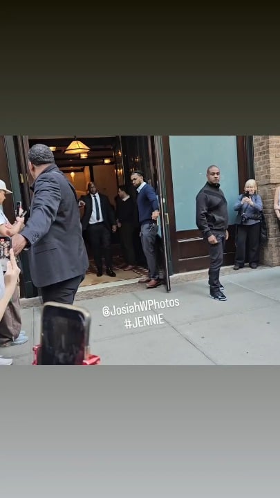 260504 Jennie on her way to the Met Gala 2026