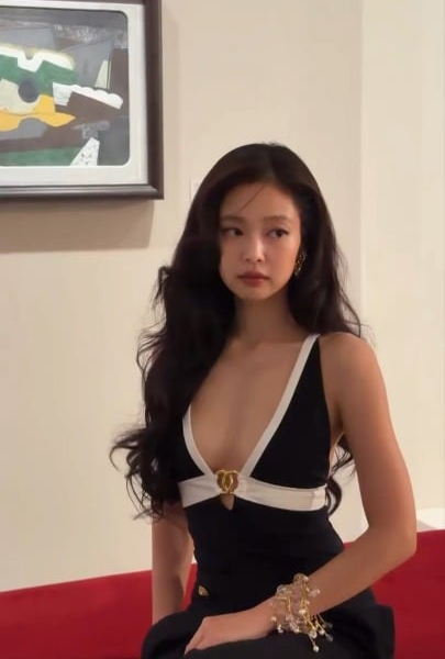 260528 alisonmchang IG Story Update w/ Jennie