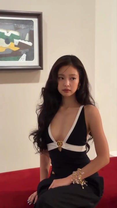 260528 alisonmchang IG Story Update w/ Jennie