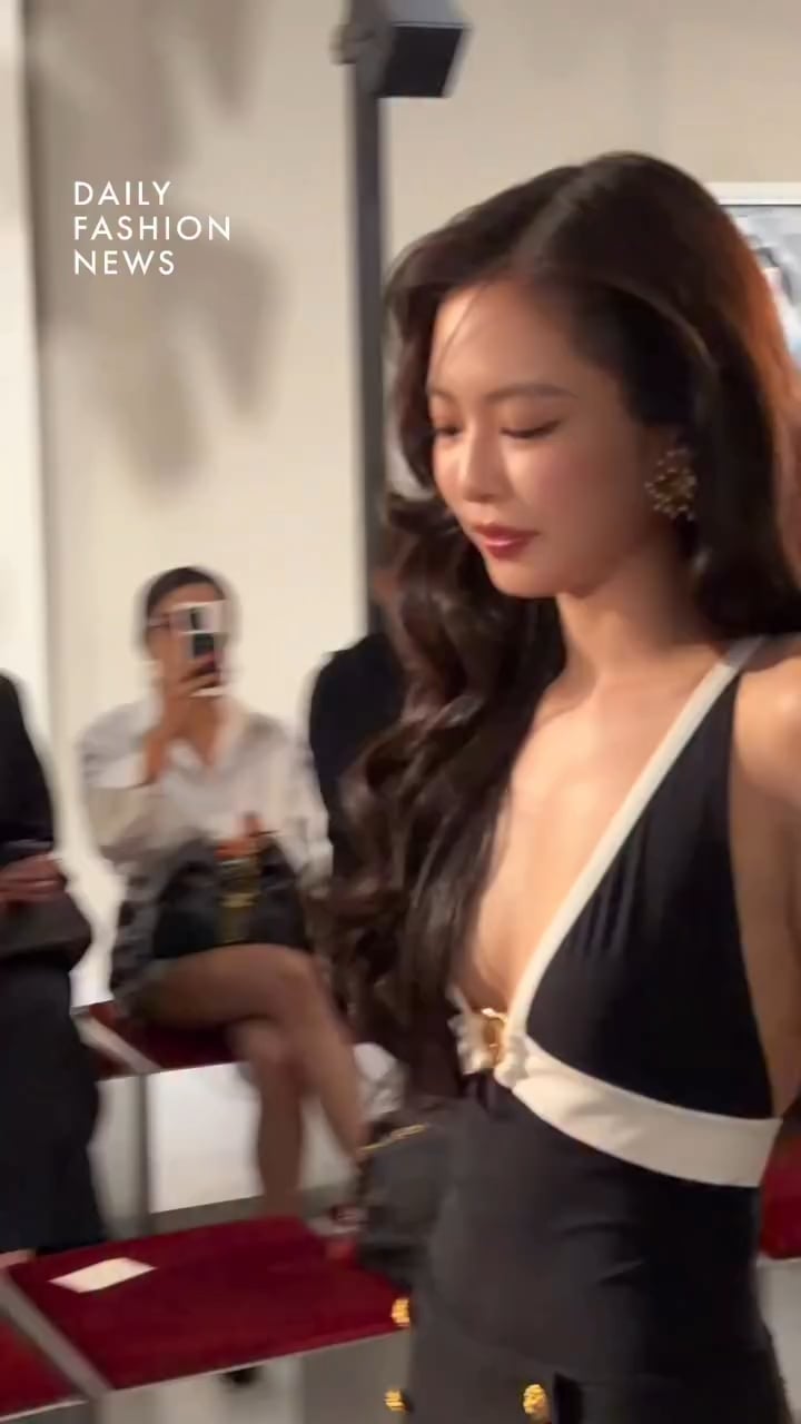 Jennie - 260526