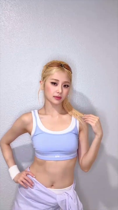 260506 Tame Impala & JENNIE - 'Dracula' Challenge by LE SSERAFIM Kim Chaewon & Huh Yunjin