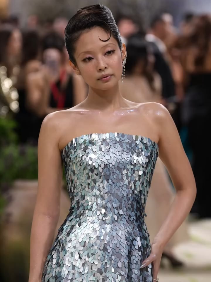 Jennie at the 2026 Met Gala at the Metropolitan Museum of Art in New York - 260505