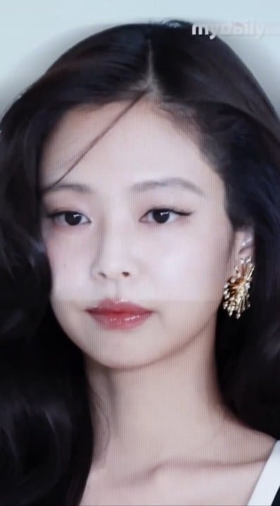 260526 JENNIE