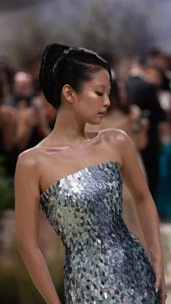 260504 Jennie attends the 2026 Met Gala celebrating "Costume Art" at the Metropolitan Museum of Art in New York City