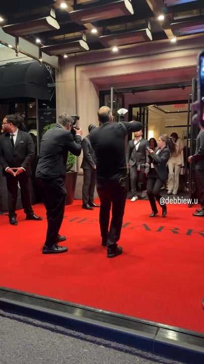 260505 Lisa on her way to the Met Gala 2026 After Party