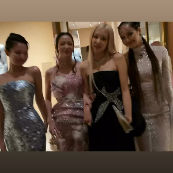 260505 ROSÉ IG Story Update w/ Jisoo, Jennie, & Lisa