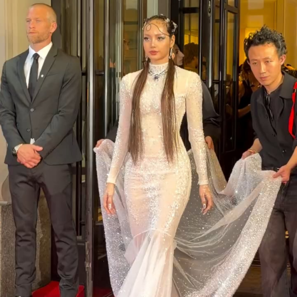 260504 Lisa enroute to the 2026 Met Gala celebrating "Costume Art" in NYC