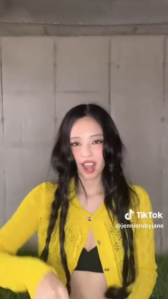 241004 JENNIE