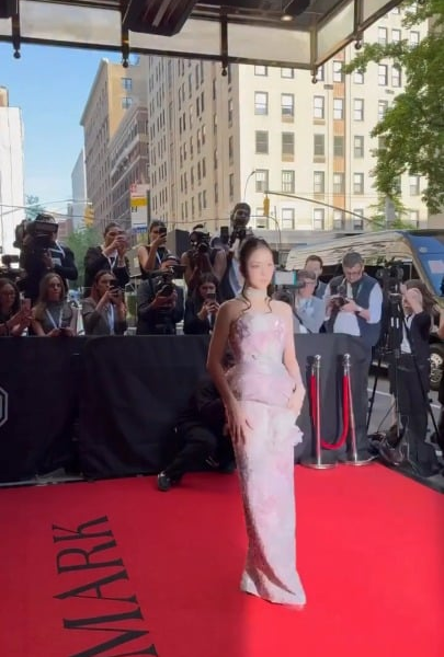 260504 Jisoo on her way to the Met Gala 2026