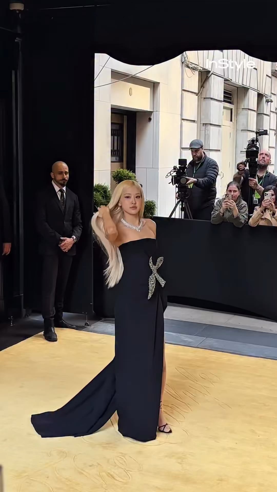 260504 ROSÉ on her way to Met Gala