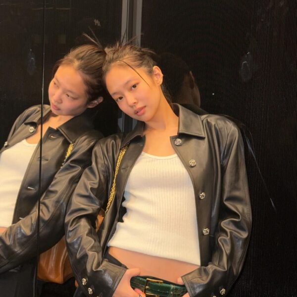 260514 Jennie IG Update: 'im really bad at organizing photos'
