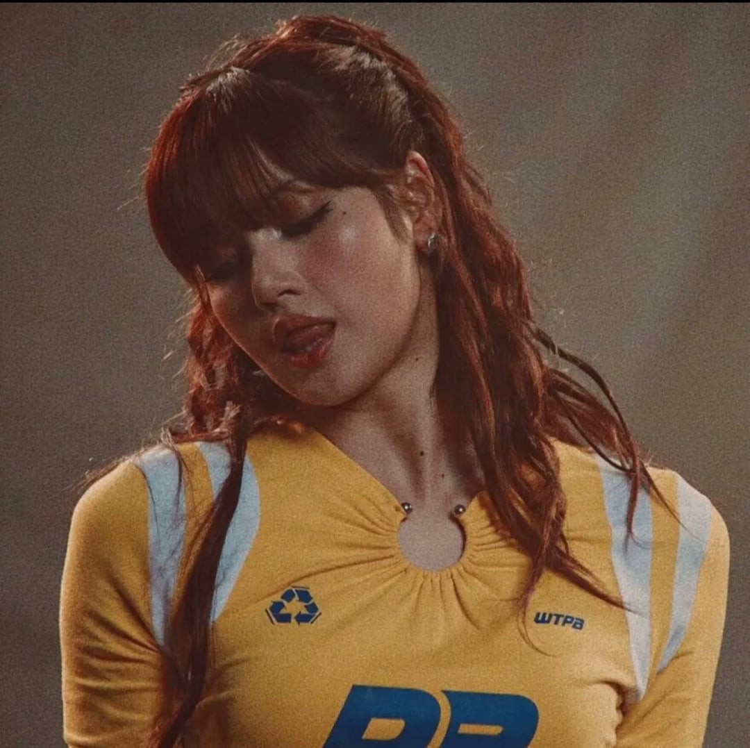 Lisa is such a babe