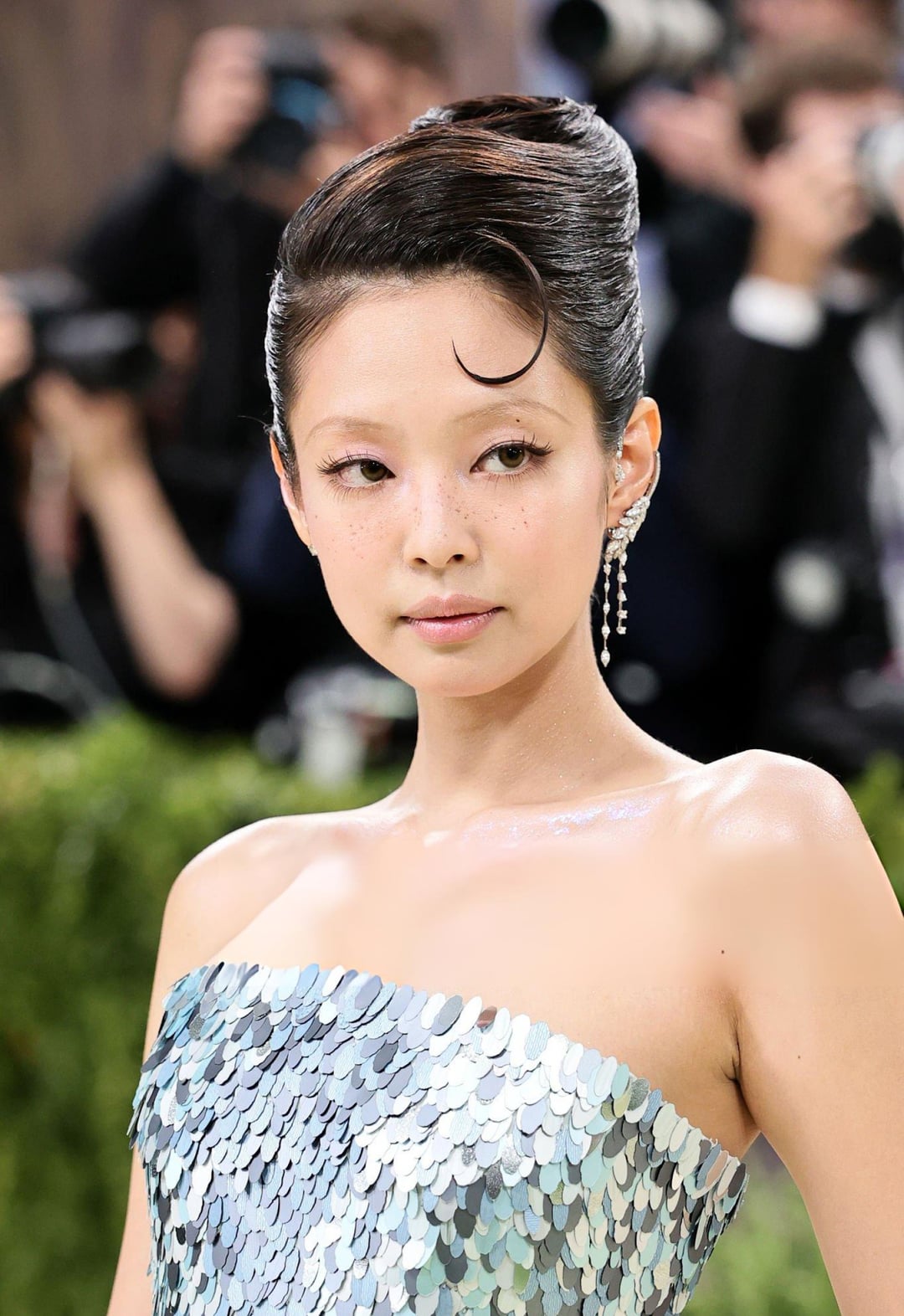 260504 Jennie attends the 2026 Met Gala celebrating "Costume Art" at the Metropolitan Museum of Art in New York City