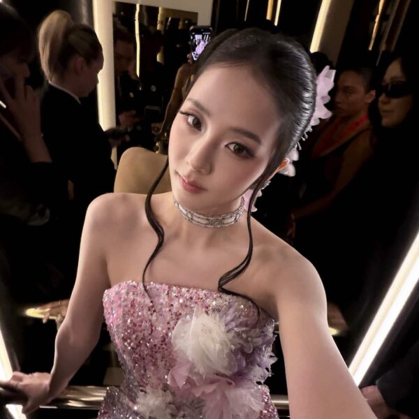 260507 Jisoo Weibo update