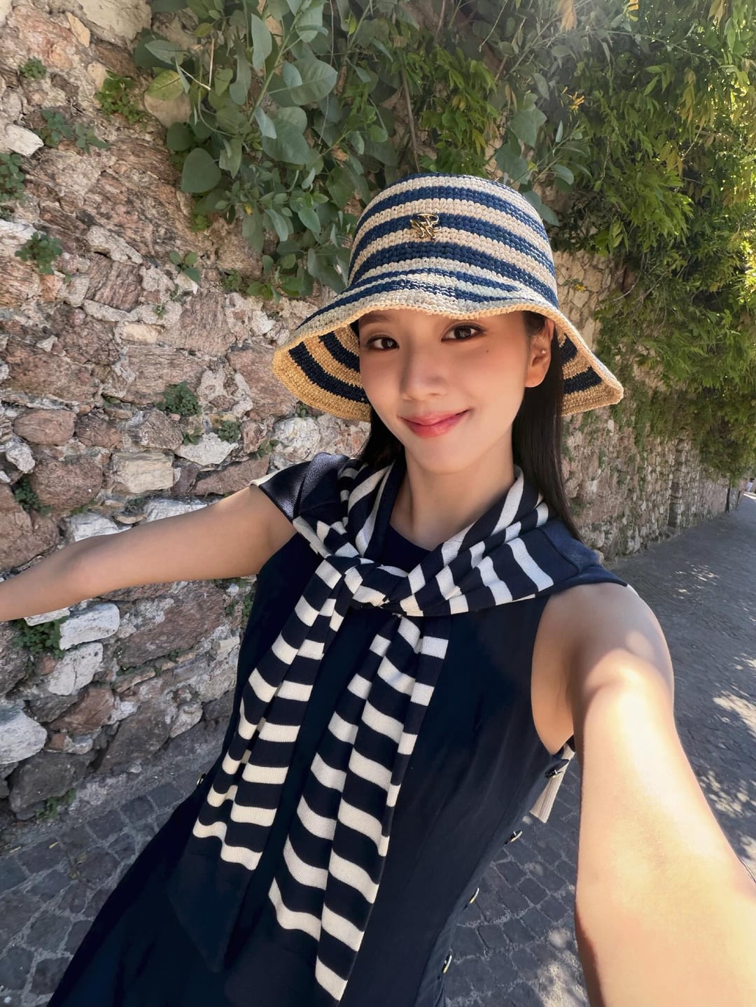 260502 Jisoo IG Update