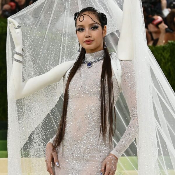 260504 Lisa arrives at the Met Gala 2026