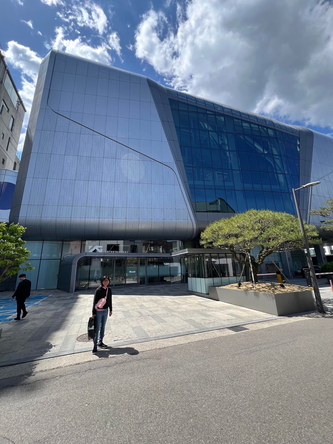 20260509 YG Entertainment Visit